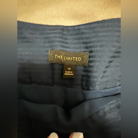 Beautiful navy and white pencil skirt - Picture 3 of 3